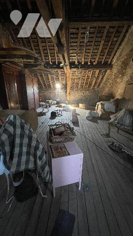 TOURY Plein centre ville maison avec beau potentiel de 4 pièces