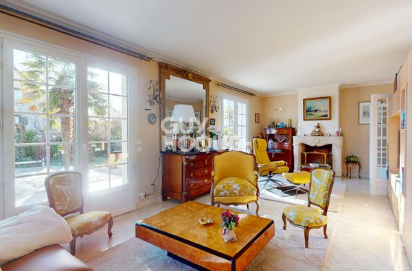 MAISON AVEC PISCINE