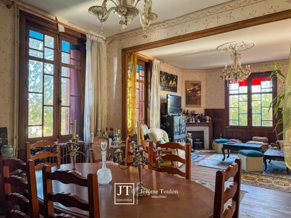 Maison
                                                                                                                                                                                                                                                                                                                        8 pièce(s)                                                                                                                                                                                                          5 chambre(s)                                                                                                                                                                                                          213  m²