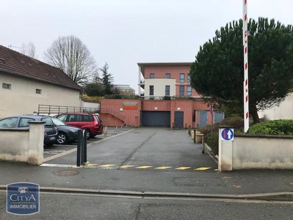 Location parking Chartres (28000)