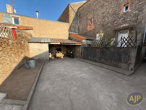 Maison à vendre Sevremoine - 4 pièces, 102m² avec 2 chambre(s) à 176 000€ - AJP Immobilier Saint-Macaire-en-Mauges