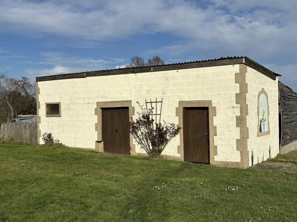 Maison de trois chambres avec grand jardin, garage, dépendance et superbes vues Chatain