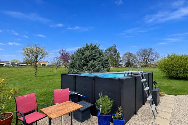 Maison de trois chambres avec grand jardin, garage, dépendance et superbes vues Chatain