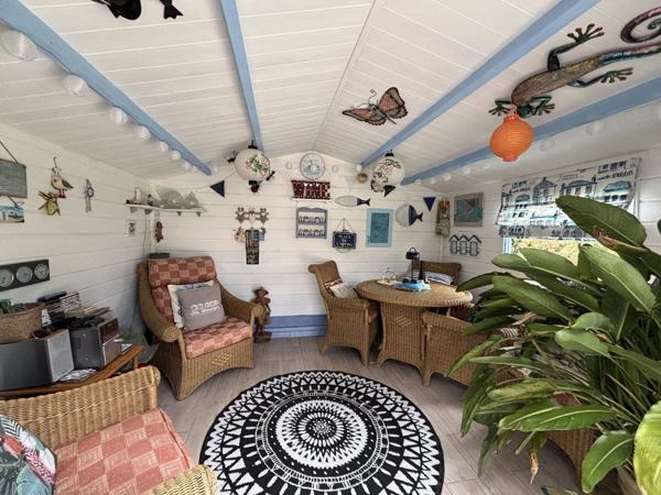 Maison de trois chambres avec grand jardin, garage, dépendance et superbes vues Chatain