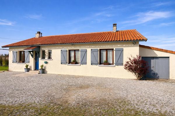 Maison de trois chambres avec grand jardin, garage, dépendance et superbes vues Chatain