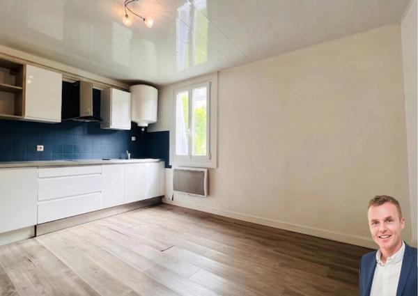 QUIMPER (29) – Appartement T2 de 35 m² habitable situé au dernier étage - Cave privative.