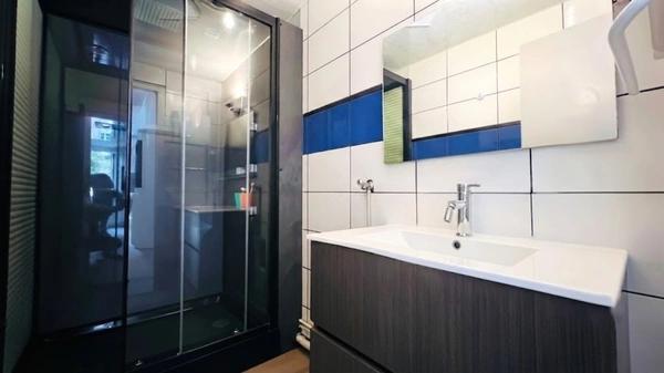QUIMPER (29) – Appartement T2 de 35 m² habitable situé au dernier étage - Cave privative.