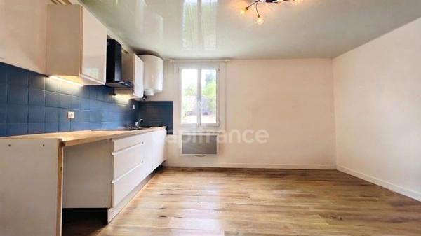 QUIMPER (29) – Appartement T2 de 35 m² habitable situé au dernier étage - Cave privative.