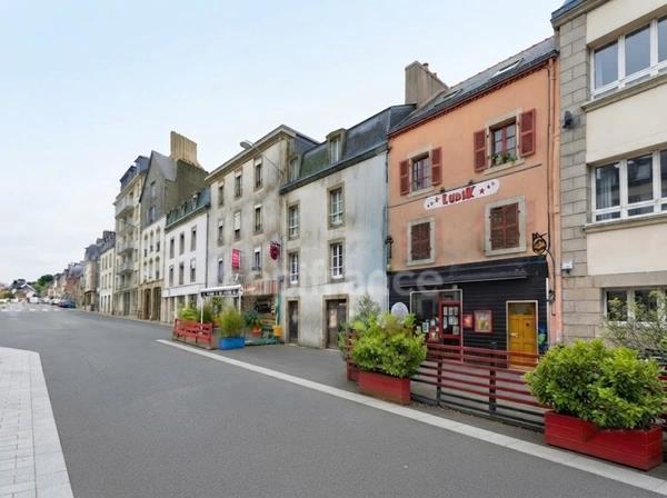 QUIMPER (29) – Appartement T2 de 35 m² habitable situé au dernier étage - Cave privative.