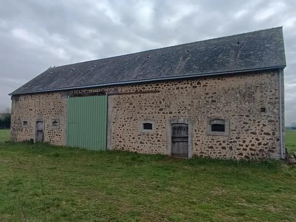 Maison à rénover avec + de 250 m2 de dépendances