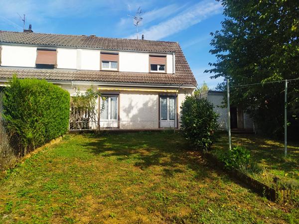 MAISON 5 PIECES- TERRASSE GARAGE et TERRAIN  de 389 m2  à HERICOURT