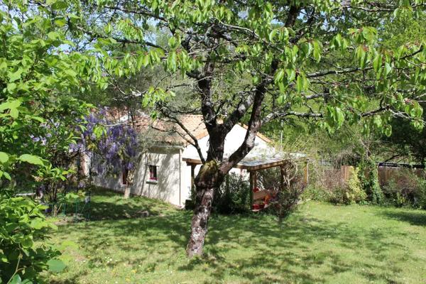 Maison de caractère 85 m2 | Pierre & poutres | Jardin arboré