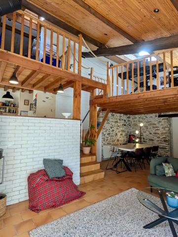 Maison de caractère 85 m2 | Pierre & poutres | Jardin arboré