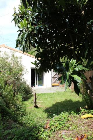 Maison de caractère 85 m2 | Pierre & poutres | Jardin arboré