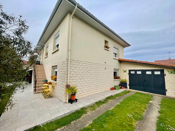 Maison Type Toit Gascon Grenade sur l Adour, Jardin, Veranda, 4 chambres.