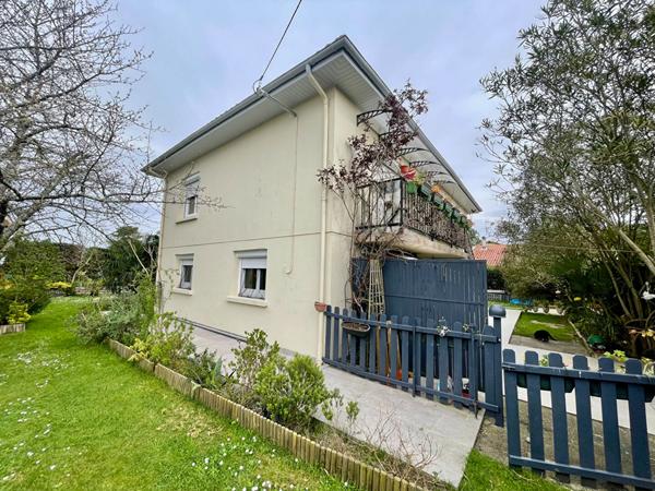 Maison Type Toit Gascon Grenade sur l Adour, Jardin, Veranda, 4 chambres.