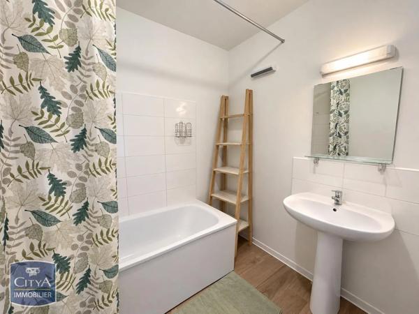 Appartement à louer 3 pièces 75.8m² Lille (59000)
