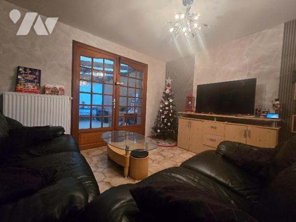 Maison à Vendre à Condé-sur-l'Escaut (59163) en Nord (59)

Découvrez cette maison semi-indivi...