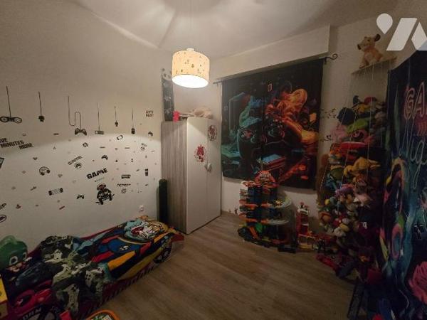 Maison à Vendre à Condé-sur-l'Escaut (59163) en Nord (59)

Découvrez cette maison semi-indivi...