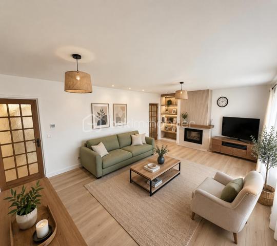 Maison familiale au calme en impasse – proche écoles et commerces
Située dans un quartier résidentiel recherché et au calme, cette maison de 92 m² avec véranda vous séduira par son cadre agréable et fonctionnel.
Elle se compose d’un espace de vie lumineux, d’une cuisine, de plusieurs chambres confortables et d’une salle de bain. Une véranda apporte une belle ouverture sur l’extérieur.
Le tout est implanté sur une parcelle de 700 m², offrant un jardin idéal pour profiter des beaux jours. Vous bénéficierez également d’un garage et d’un abri de jardin pour vos rangements.
📍 Atouts : proximité immédiate des écoles et commodités, environnement calme et résidentiel.
👉 Une maison idéale pour accueillir votre famille !