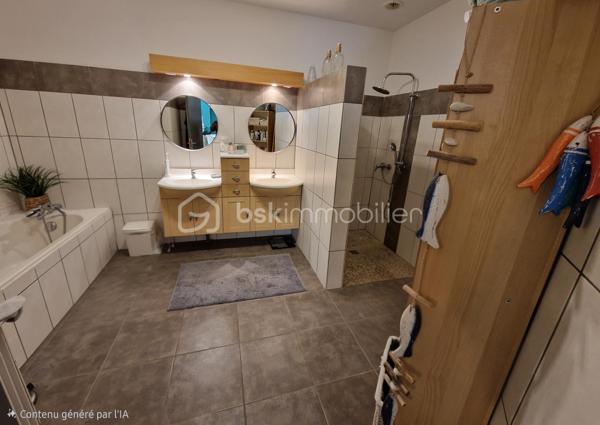 APPARTEMENT SOUS OFFRE

Très bel appartement rénové par des artisans locaux, situé dans un environnement calme et verdoyant tout en restant proche des commodités puisque à moins de 5 minutes de Clairvaux-les-lacs.

L'habitation principale bénéficie de beaux volumes avec un grand espace de vie lumineux d'environ 90 m2, de 4 chambres, salle de bains, toilette indépendant avec la possibilité de créer un appartement indépendant d'environ 60 m2

SES VERITABLES POINTS FORTS SONT :

✔️ Accès de l'appartement en plain-pied

✔️ La présence d'un appartement indépendant à aménager (surface environ 60 m2), parfait pour générer un revenu locatif, envisager un projet mixte habitation/investissement.

✔️ Potentiel locatif à l'année aux alentours de 500 € par mois ou location meublée saisonnière (SECTEUR TRES TOURISTIQUE)

✔️ Environnement calme avec accès direct aux chemins de randonnée et au lac de Clairvaux-les-lacs 

✔️ Terrain plat agréable et facile d'entretien de 1655 m2 

✔️ Possibilité de faire acquisition de deux garages fermés (A discuter selon vos attentes)

Une opportunité rare dans ce secteur très prisé.

📞 A découvrir sans tarder avec Stéphane votre conseiller immobilier secteur HAUT-JURA