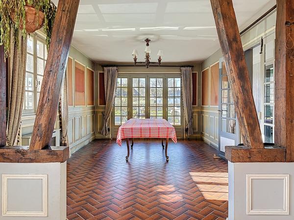 Étrépagny (27150) Maison avec grand jardin – 3 chambres – Sous-sol complet – Dépendances