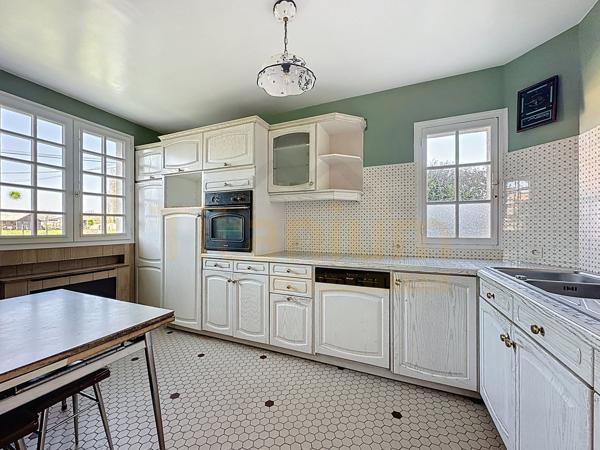 Étrépagny (27150) Maison avec grand jardin – 3 chambres – Sous-sol complet – Dépendances