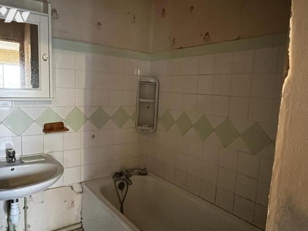 Lambersart Dans résidence sécurisée appartement de type 2 à moderniser