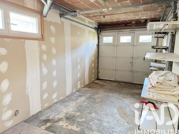 Maison à vendre 6 pièces 150 m² Saint-Pantaléon-de-Larche