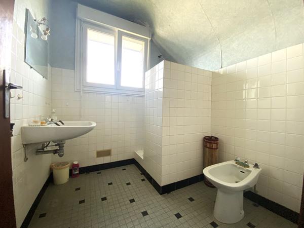 Maison à vendre à Vannes secteur gare 113 m² 4 chambres sous-sol complet
