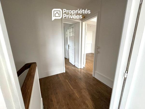 Maison de 235 m² - 5 chambres - Souvenir Français