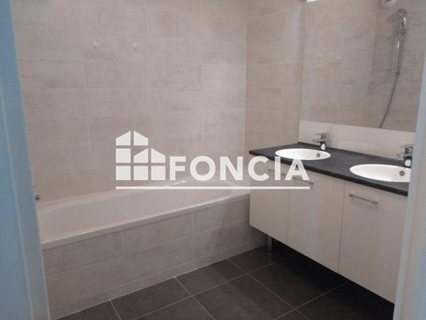 Location Appartement 4 pièces 83 m² - LES LOGES Ferney Voltaire 01210