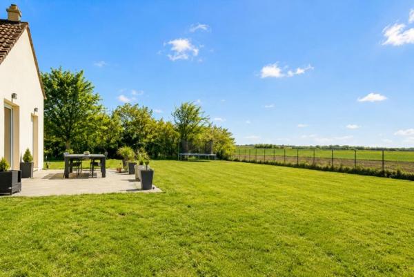 Vente / Maison et grand terrain