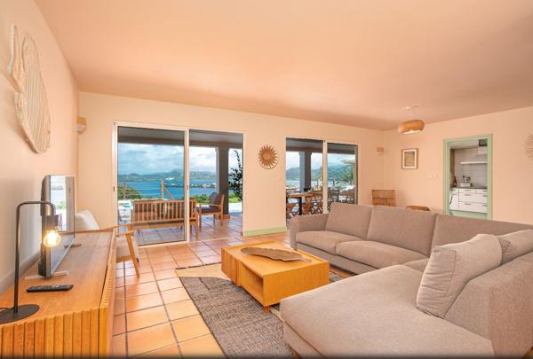 Villa de Prestige Piscine et Vue sur mer à 180° sur la Baie du Robert