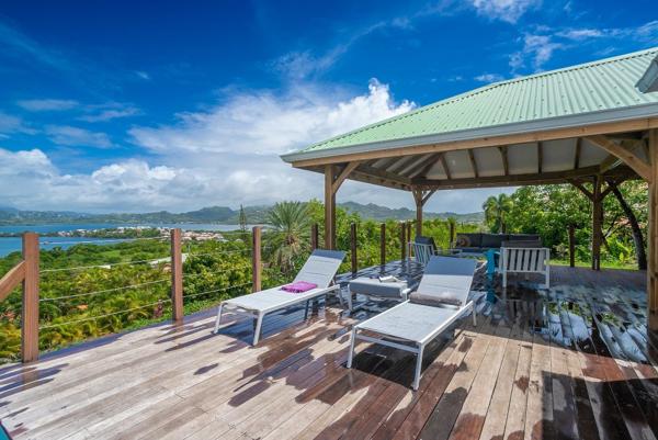 Villa de Prestige Piscine et Vue sur mer à 180° sur la Baie du Robert