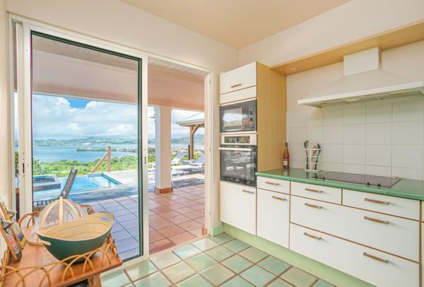 Villa de Prestige Piscine et Vue sur mer à 180° sur la Baie du Robert