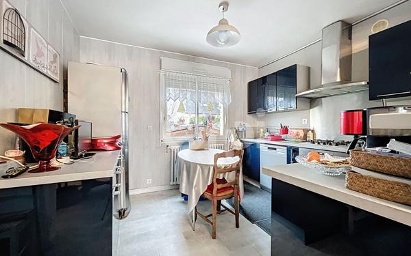 Maison à vendre    5 pièces •  Guilers