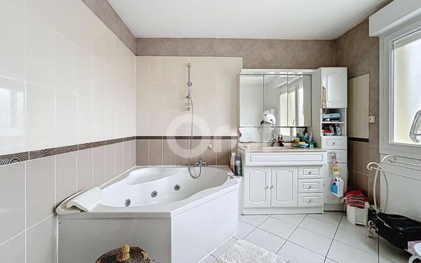 Maison à vendre    5 pièces •  Guilers