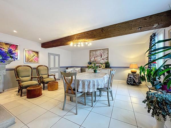 Maison 8 pièce(s) 231.80 m2