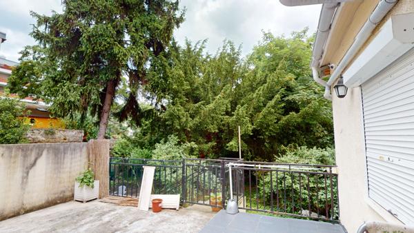 MAISON+ BOUTIQUE sur rue de 95m² - garage - jardin terrasse - CENTRE VILLE