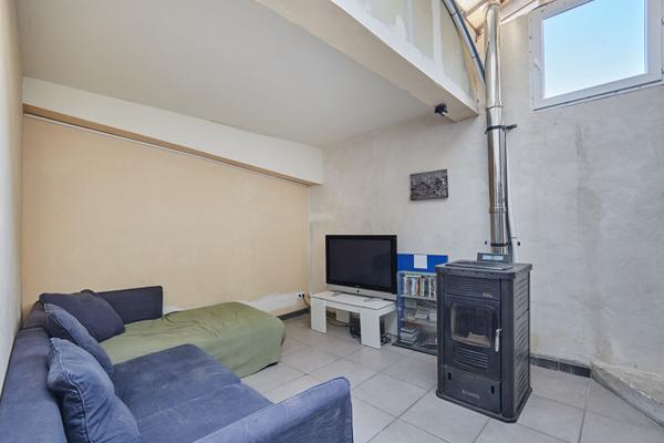 EXCLUSIVITÉ ERA ACTION IMMOBILIER CAZAN, Immeuble de rapport avec local commercial et appartements au coeur de Mallemort