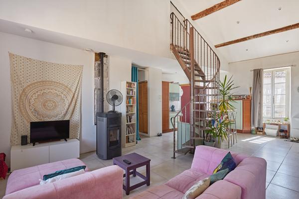 EXCLUSIVITÉ ERA ACTION IMMOBILIER CAZAN, Immeuble de rapport avec local commercial et appartements au coeur de Mallemort