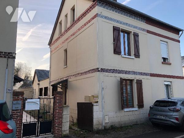 Charleval Maison de ville 2mn du centre ville à pieds