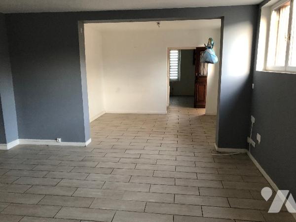 Charleval Maison de ville 2mn du centre ville à pieds