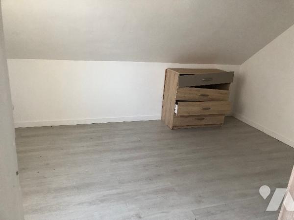 Charleval Maison de ville 2mn du centre ville à pieds