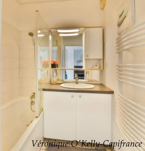 Dpt Pyrénées Atlantiques (64), à vendre CIBOURE appartement T2 de 29m2 possibilité de location saisonnière