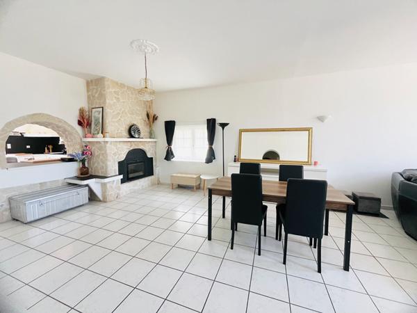 47300 VILLENEUVE SUR LOT Villeneuve/Lot, maison en pierre rénovée, avec jardin, à proximité immédiate des commodités