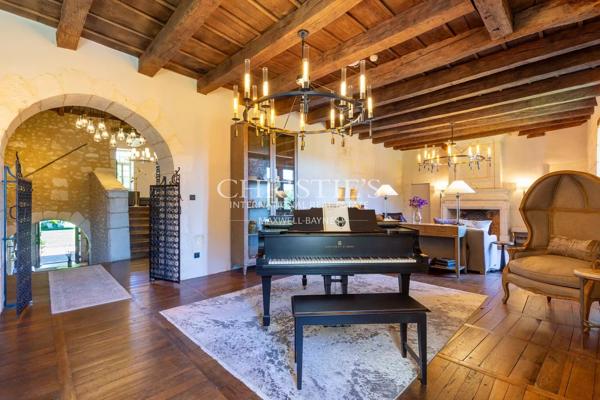 DORDOGNE – magnifique château, rénovation très haut de gamme