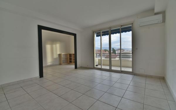 Appartement à vendre    4 pièces • 93 m2 Romans-sur-Isère