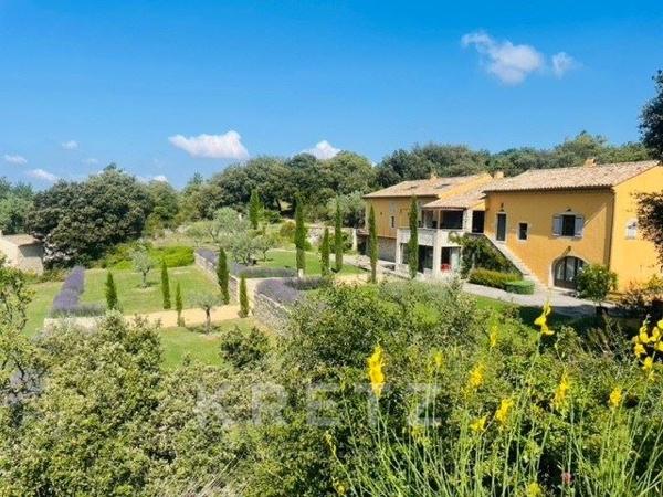 Propriété de charme du 19eme sur 5 hectares de terrain